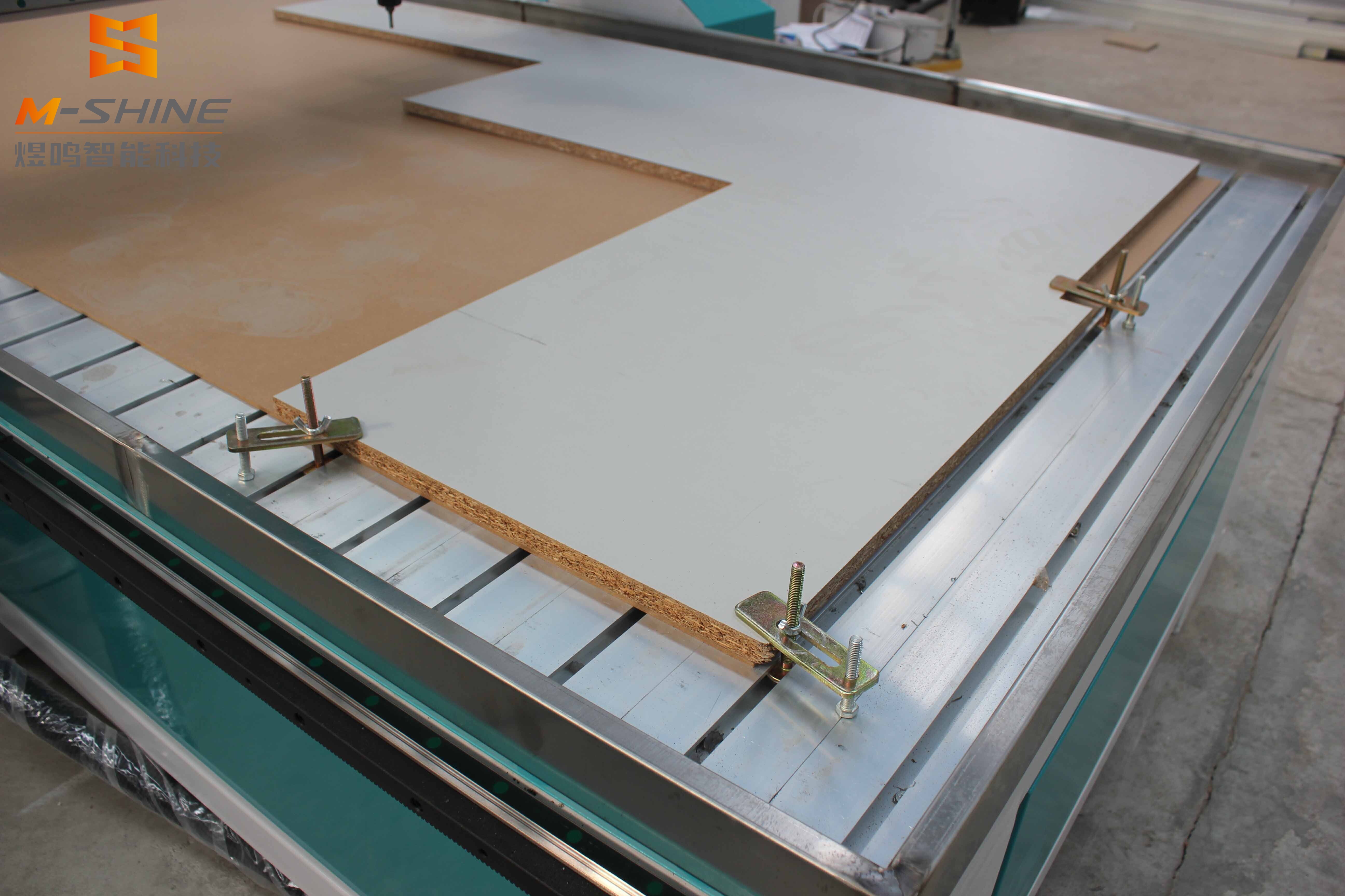 M-shine1325 Graviermaschine mit Wassertank