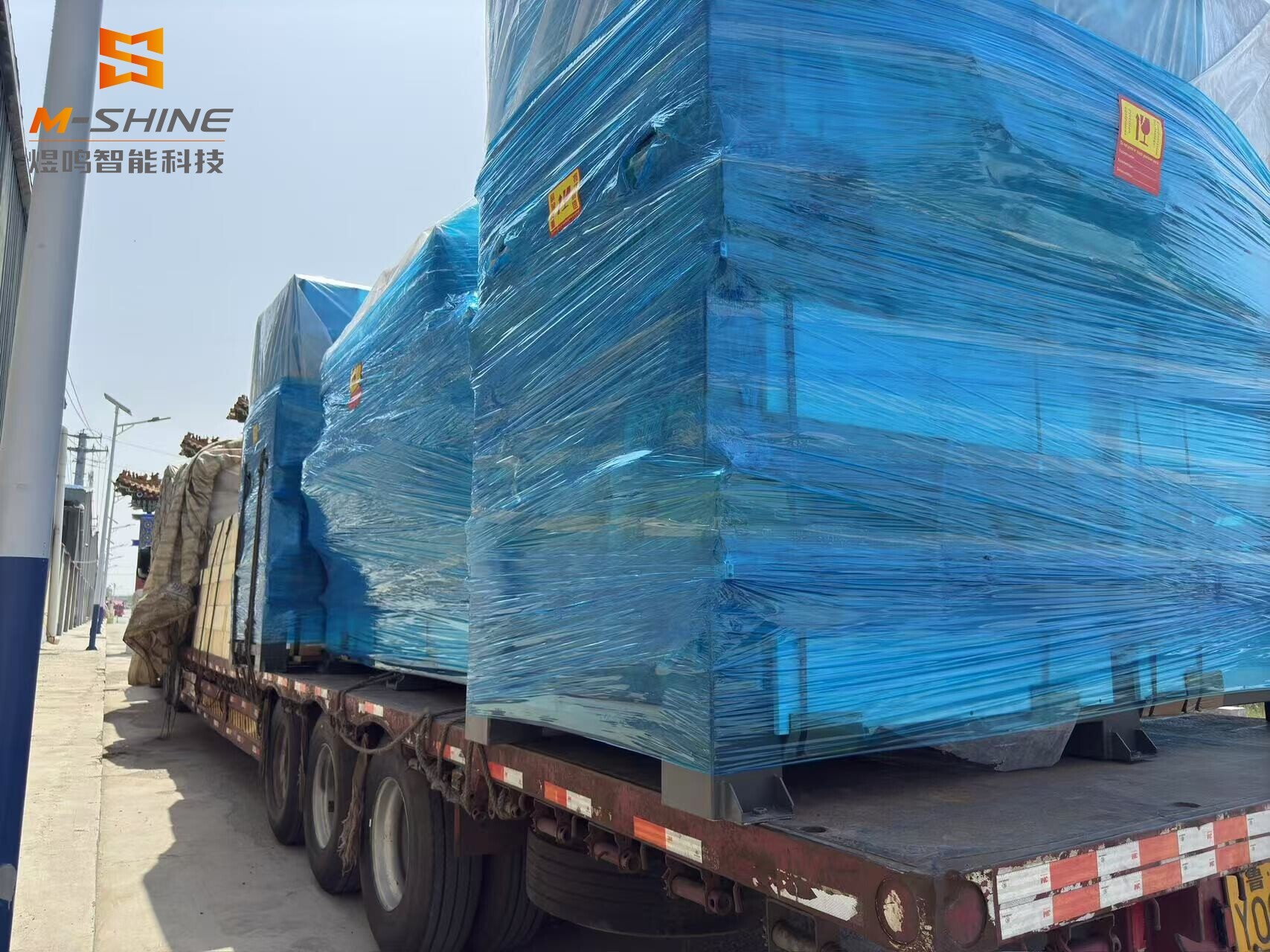 Mehrere CNC-Fräsmaschinen für die Holzbearbeitung werden nach Vietnam geschickt, langfristiger Partner