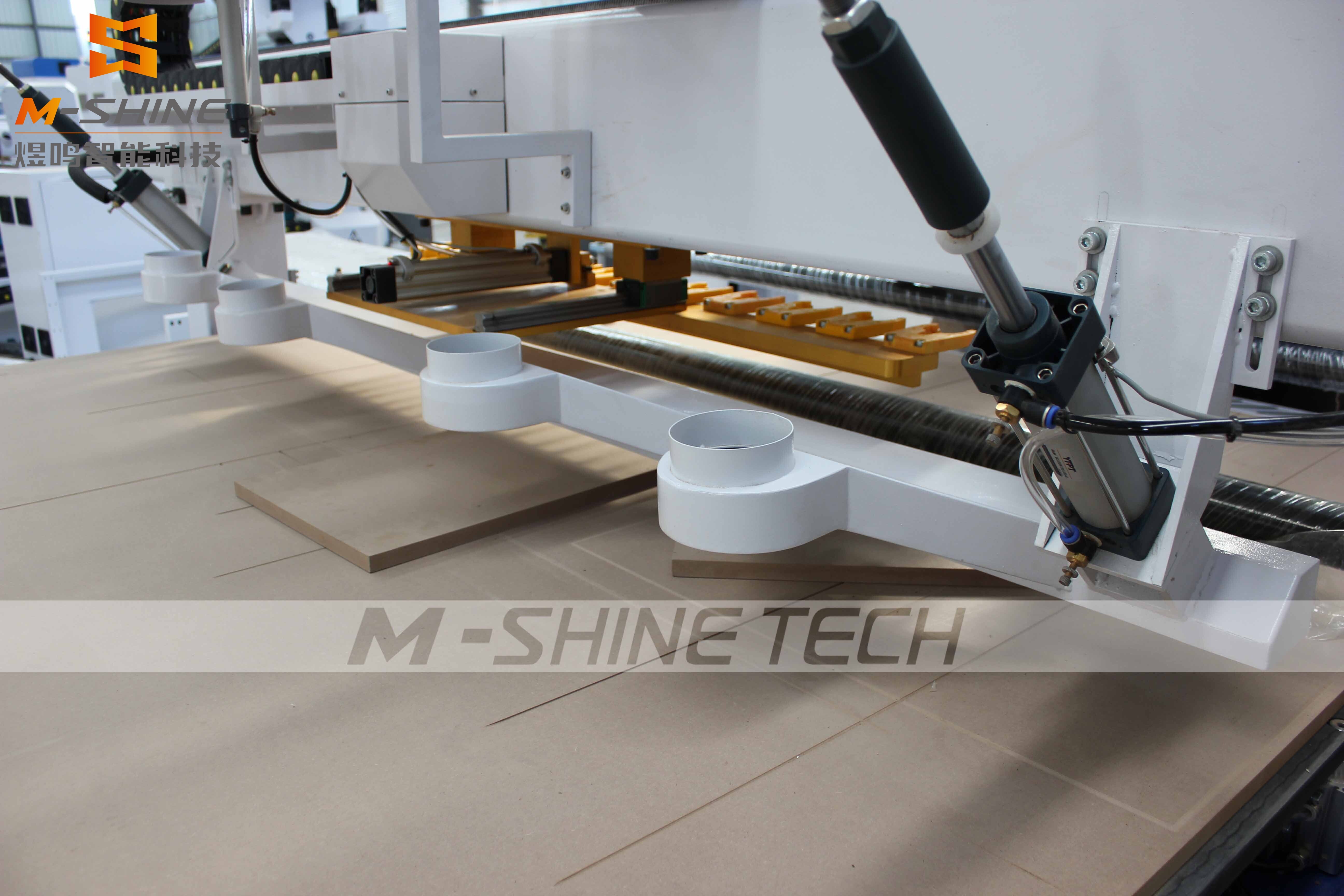 Ist es notwendig, eine Ein-Knopf-Entlade-Funktion für die 1325/2130 Typ ATC CNC-Gravurmaschine für Tischlerei zu installieren?