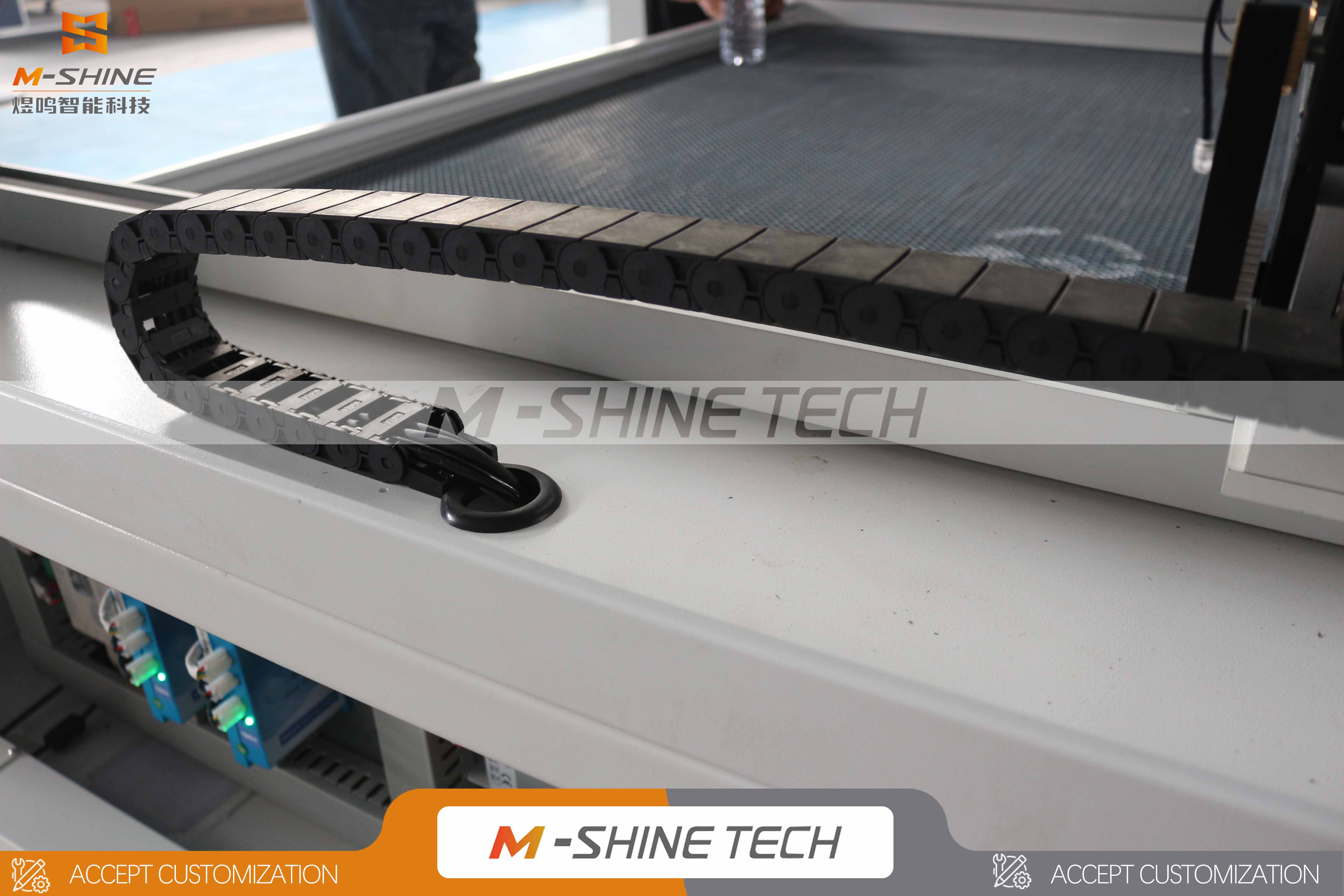 Der M-shine 1610 CO2-Laserschneider & -gravierer liefert saubere Kanten, hohe Präzision und konsistente Ergebnisse.
