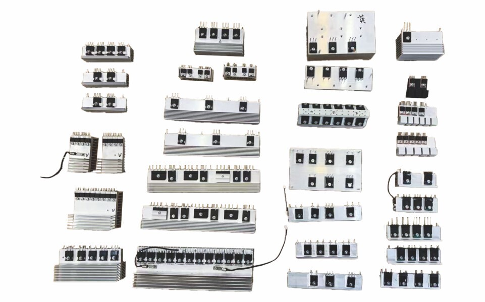 Fully automatic assembly line for heat sinks