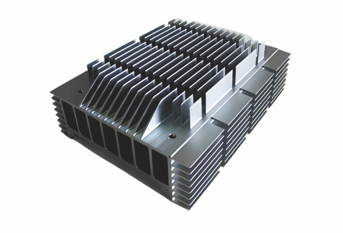 Fully automatic assembly line for heat sinks