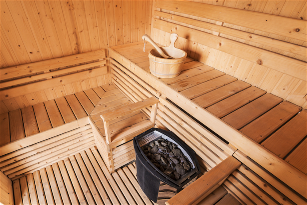 How does a traditional sauna work?
