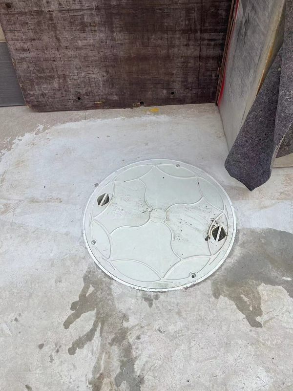 manhole cover manhole cover-3.jpg