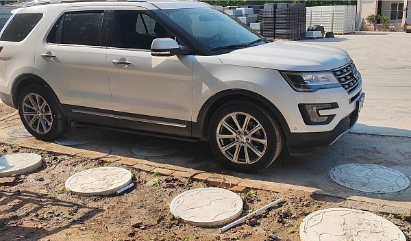 manhole cover manhole cover-1.jpg