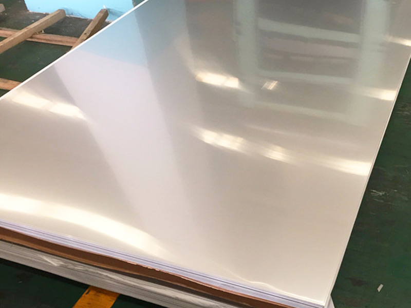 The difference between carbon steel and stainless steel