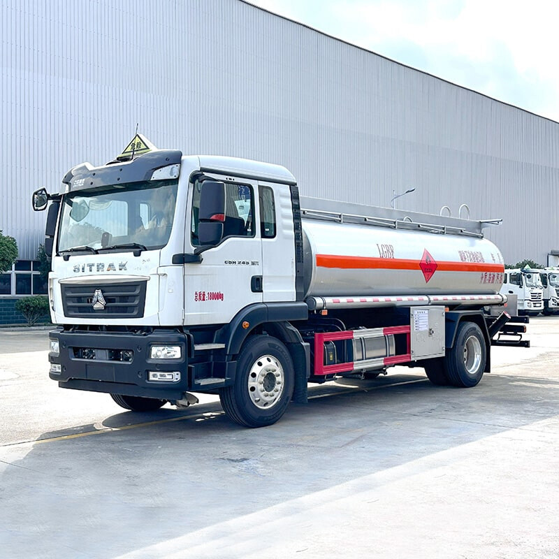 Sinotruk 10000-30000 Liters HOWO Fuel Oil Tank Trucks