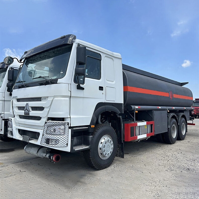 Sinotruk 6×4 Road Sprinkler Water Bowser Tanker Trucks