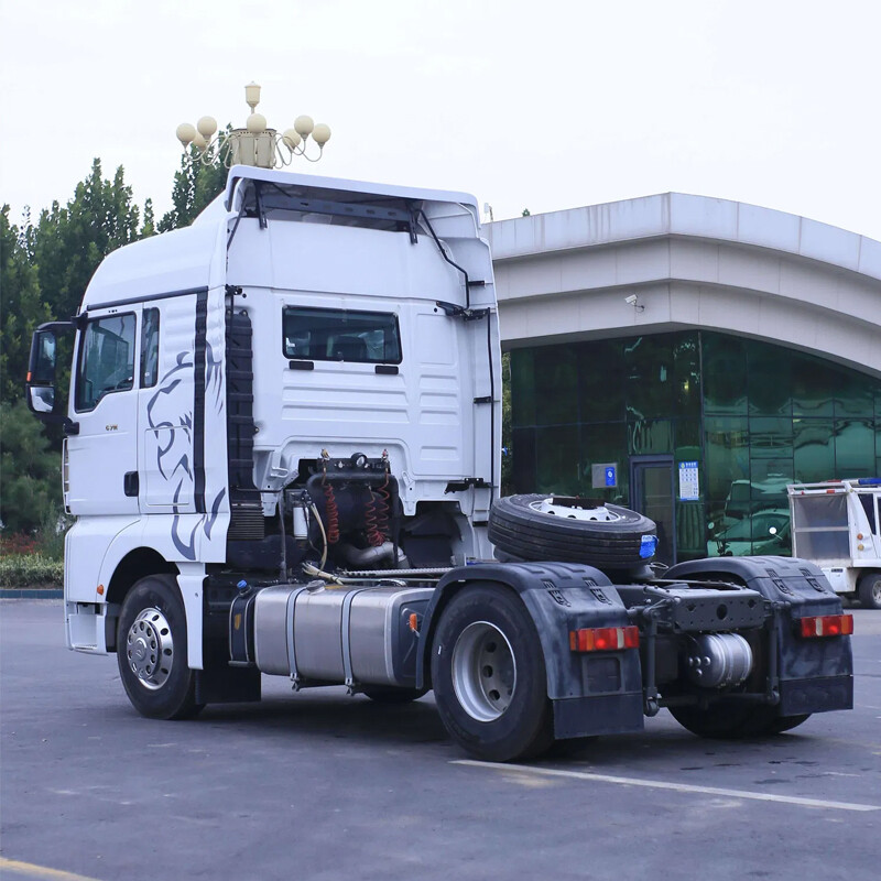CHINA SINOTRUK HOWO A7 4×2 Tractor Head 420 HP 6 Wheels