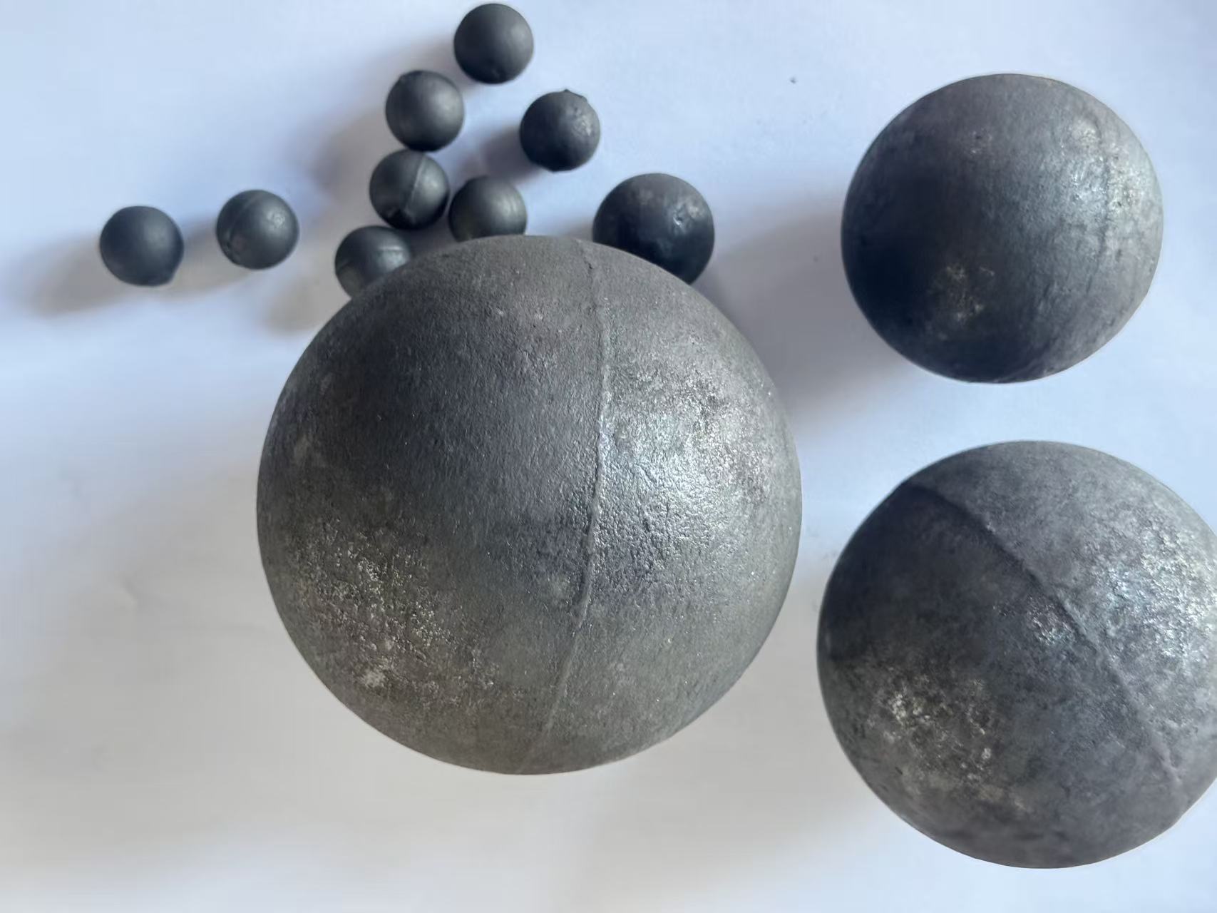 Nb-alloyed 12% chrome cast balls for Clinker Grinding 