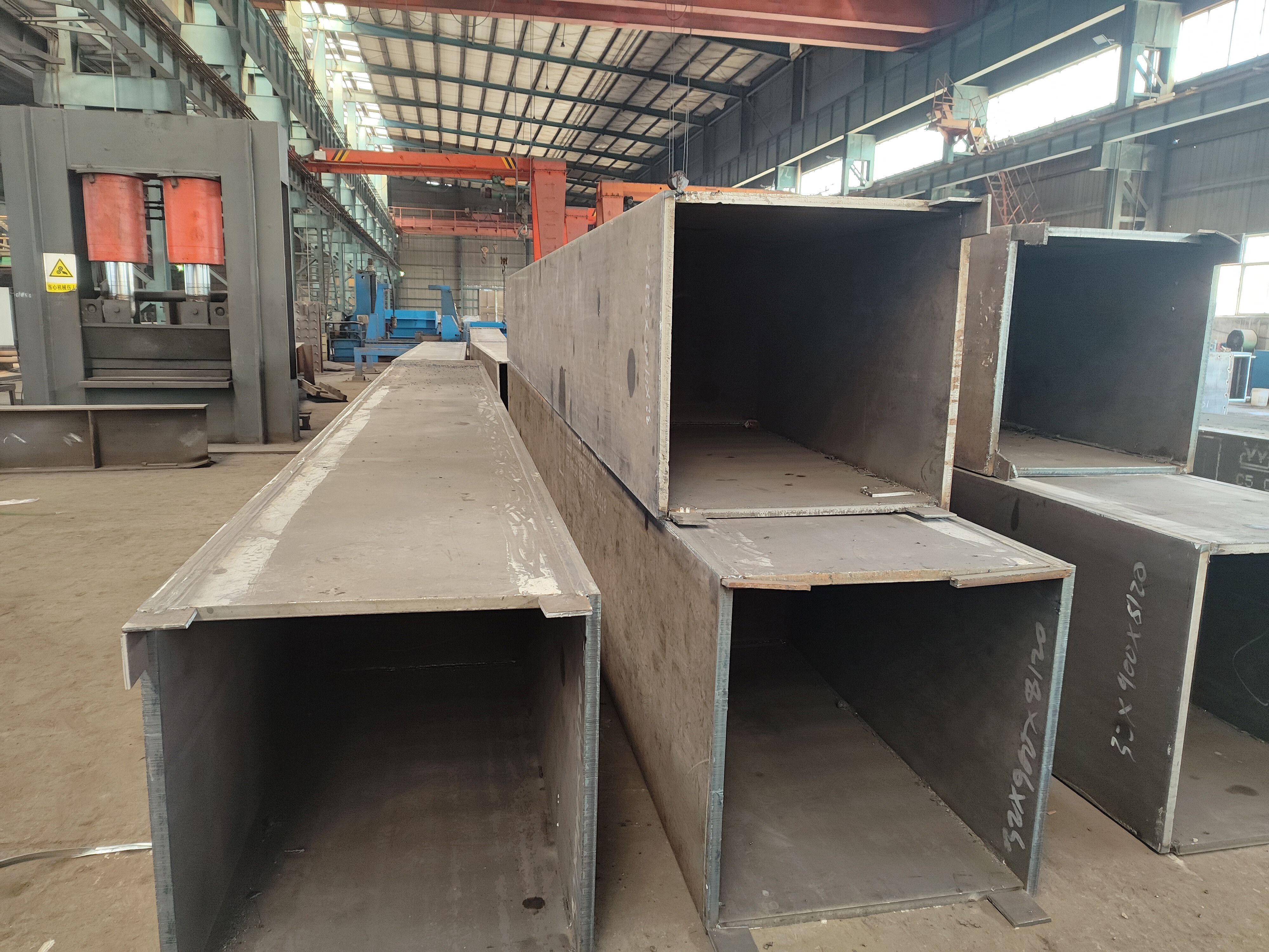 Box column, cross column