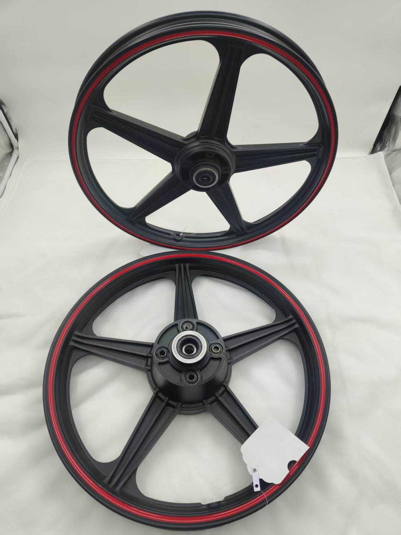 New Wuyang Rear Wheel Matte Black Full Spray Dispensing Machine Red Edge - Standard Assembly - Ordinary Packaging