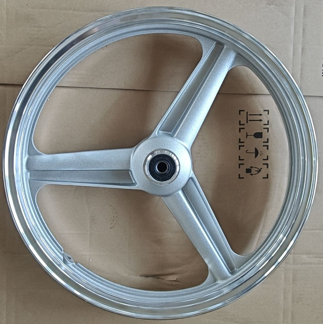 Queen Wheel (75)MT1.85/18 MT2.15/18 Flash White Fine Car - Standard Assembly - Ordinary Packaging