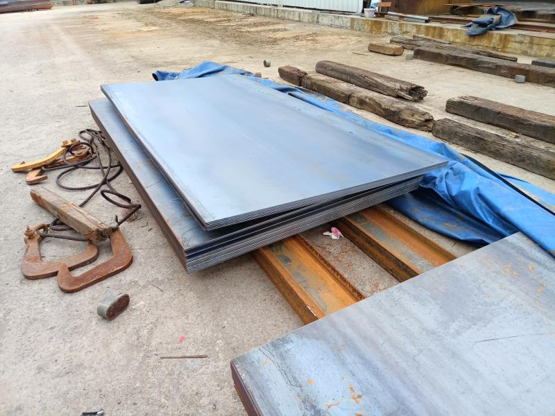 What is carbon steel plate