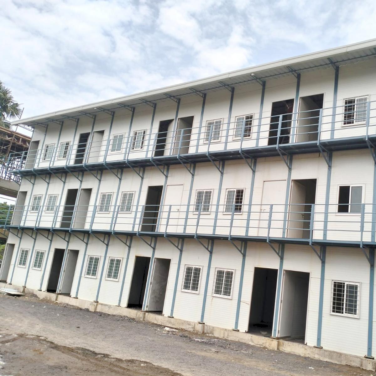 Customized Prefabricated Houses Steel Containers 2-story Modular Frame House Modern Construction Site