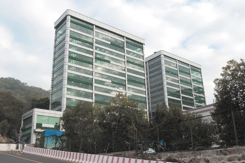 PPY -- Plane moving parking system （single-row）