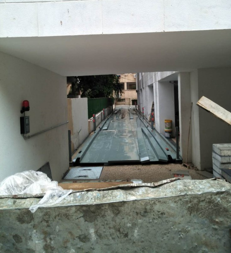 Israel - (-2+1）pit lifting parking system - 37 car spaces