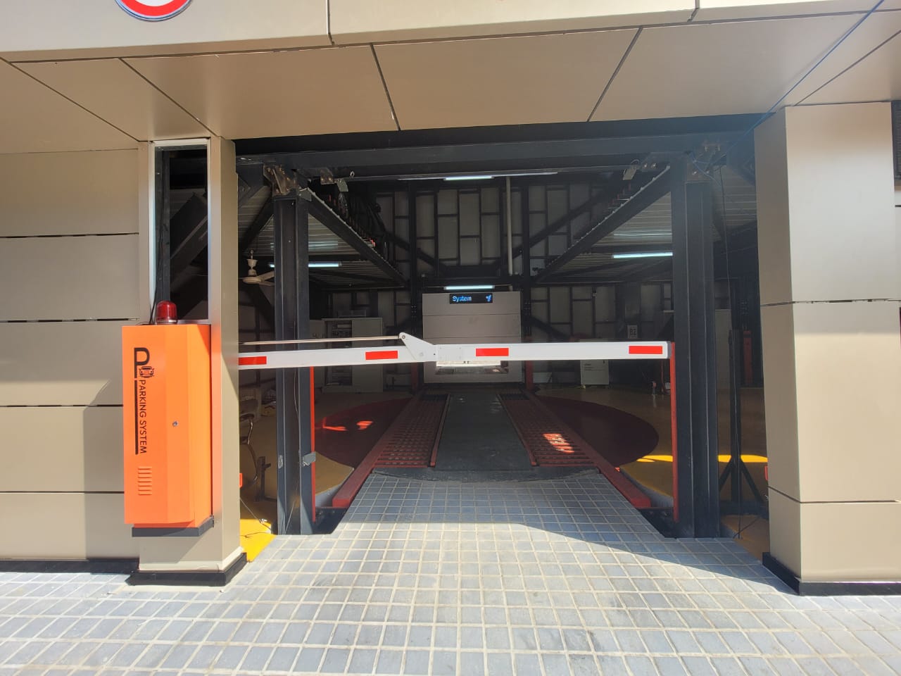 Bangladesh - 15 vertical lifting parking system - 150 car spaces