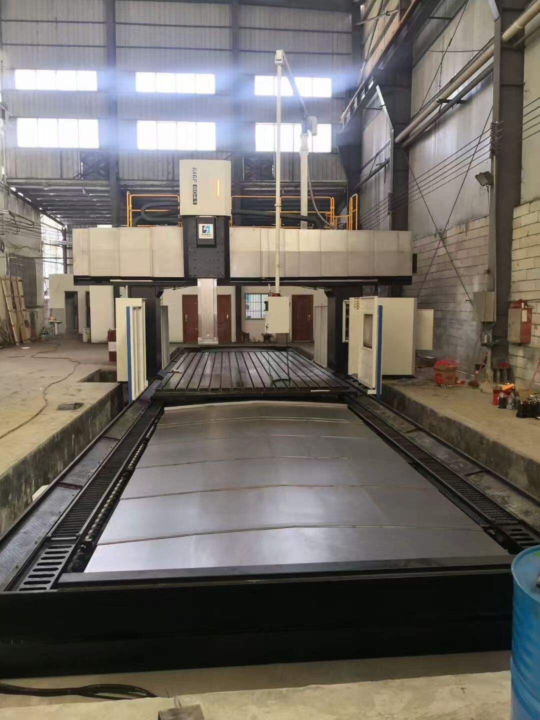 Gantry CNC milling machine