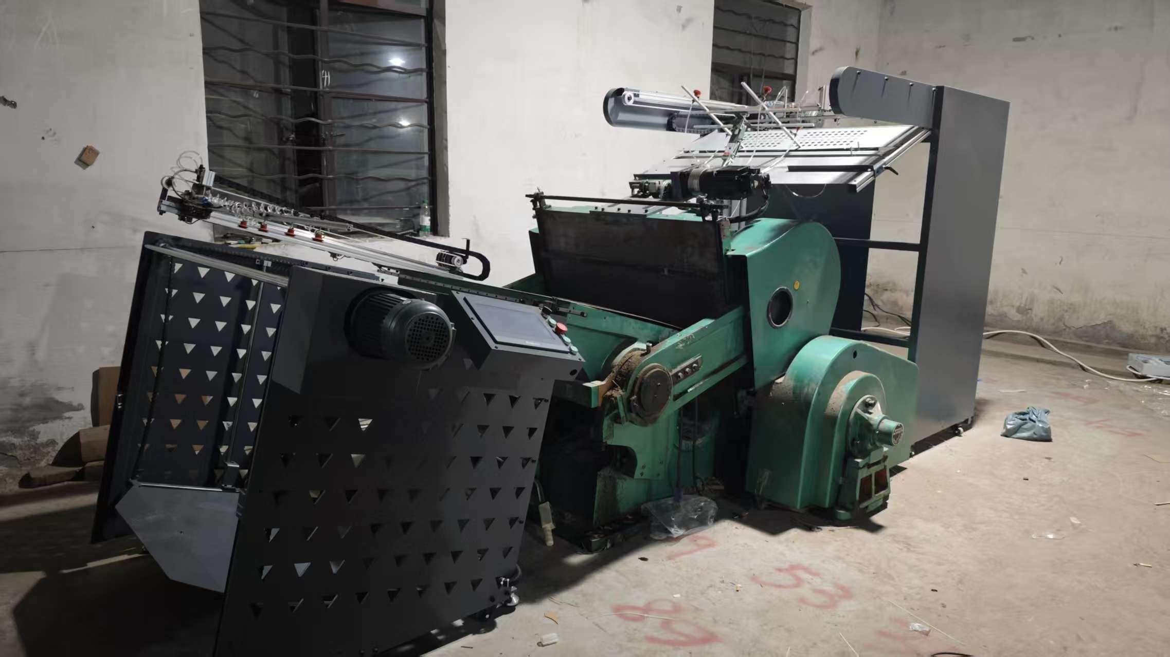 Automatic embossing machine