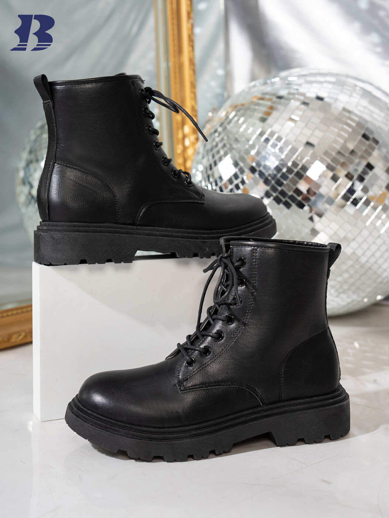 Fashionable Women's Boots