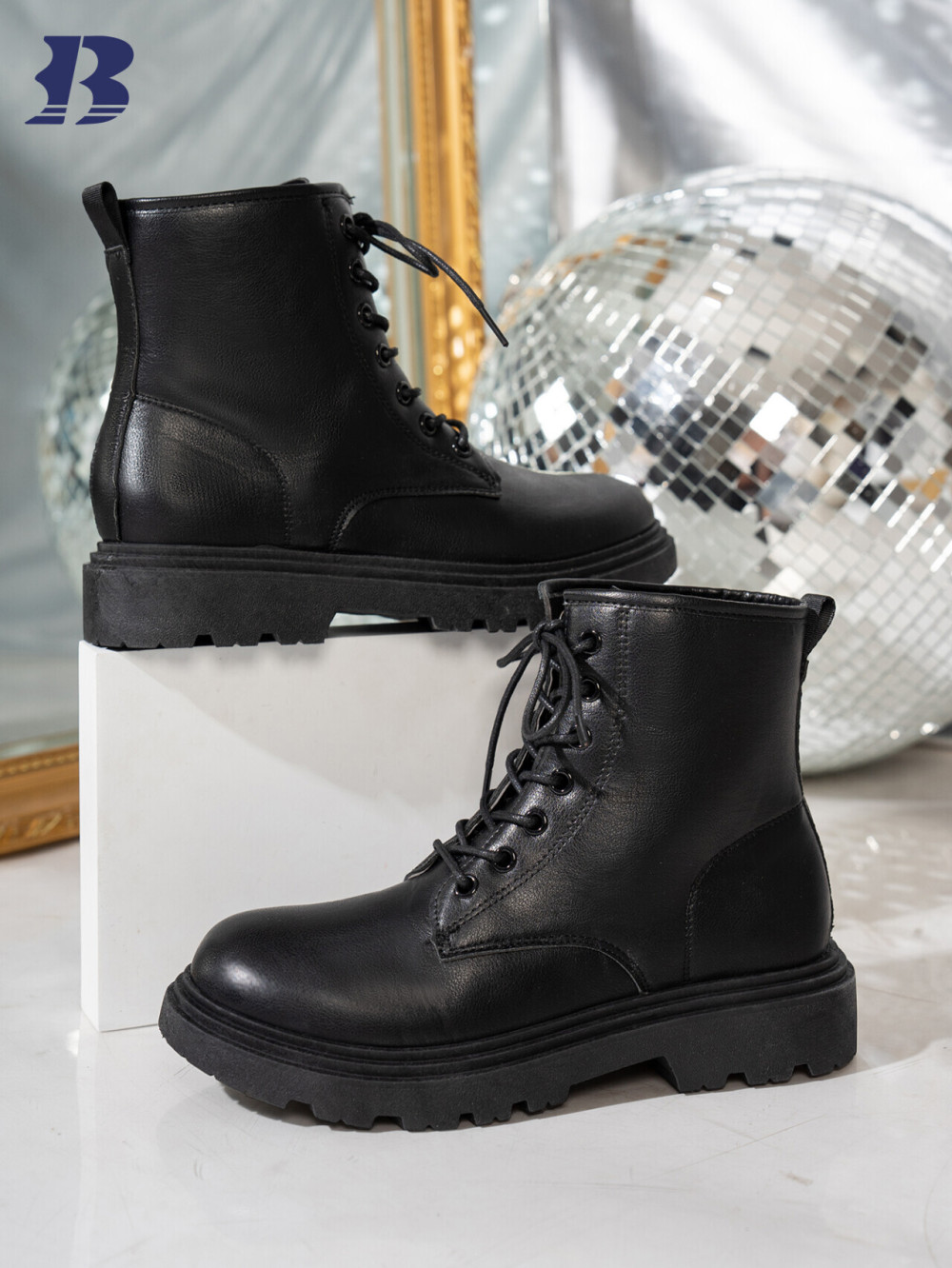 Fashionable Women's Boots