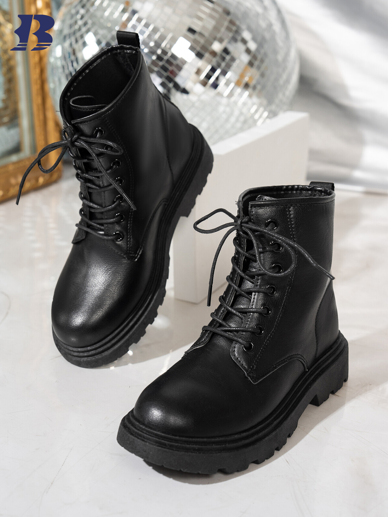 Fashionable Women's Boots