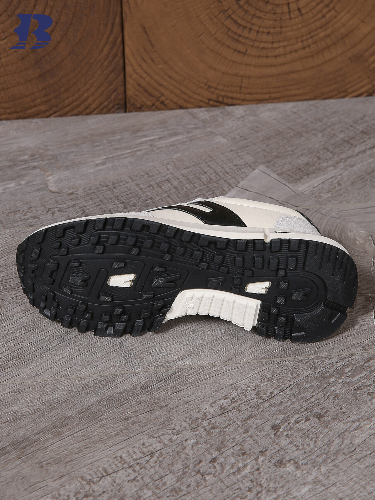 Casual Shoes Can Be Customized