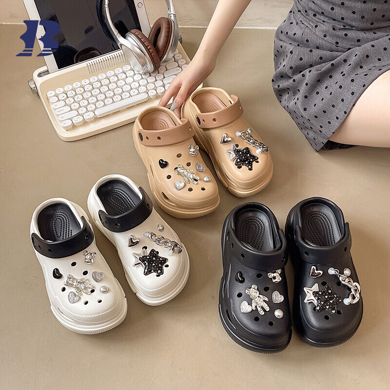 Women's sandals can be customized