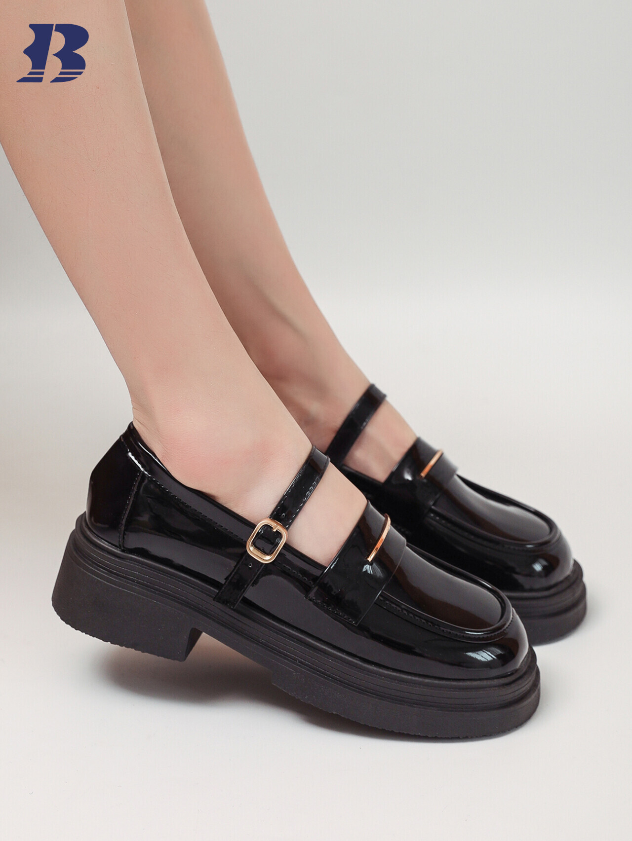 Loafers for women can be customized