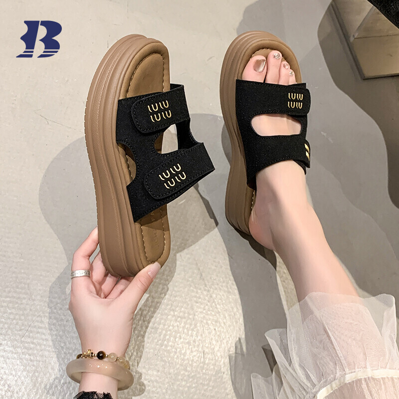 Women's sandals can be customized