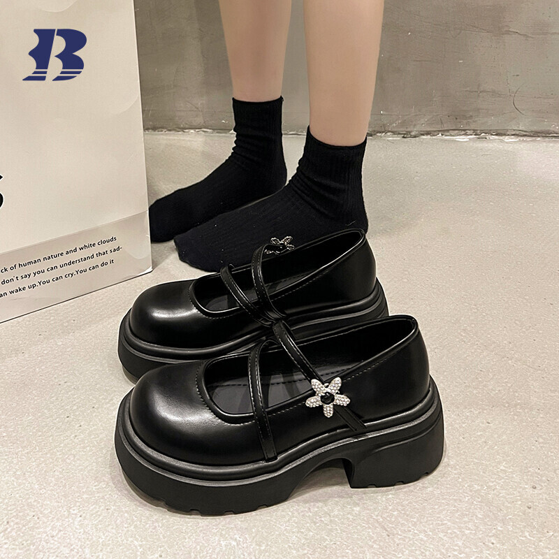 Loafers for women can be customized