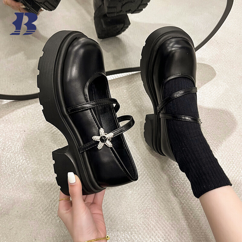 Loafers for women can be customized