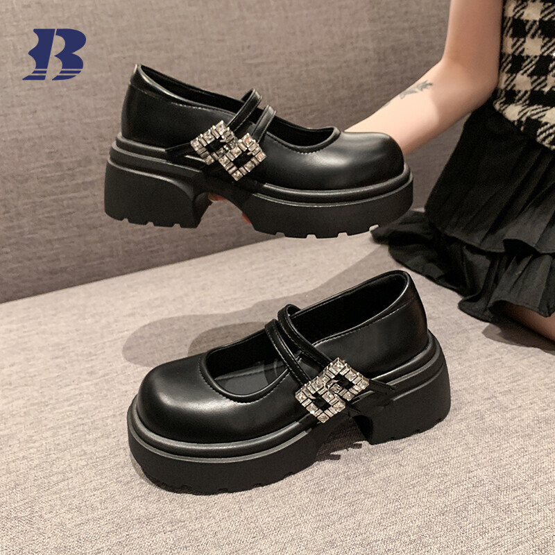Loafers for women can be customized