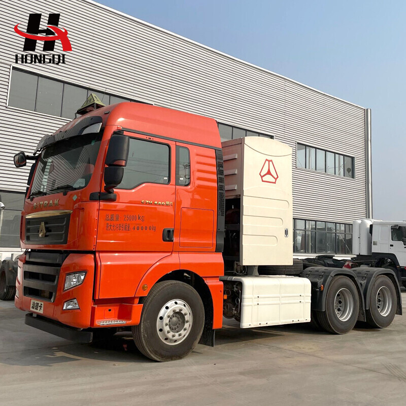 Export Sinotruk C7H heavy truck 440 HP 6X4 Tractor CNG Tractor