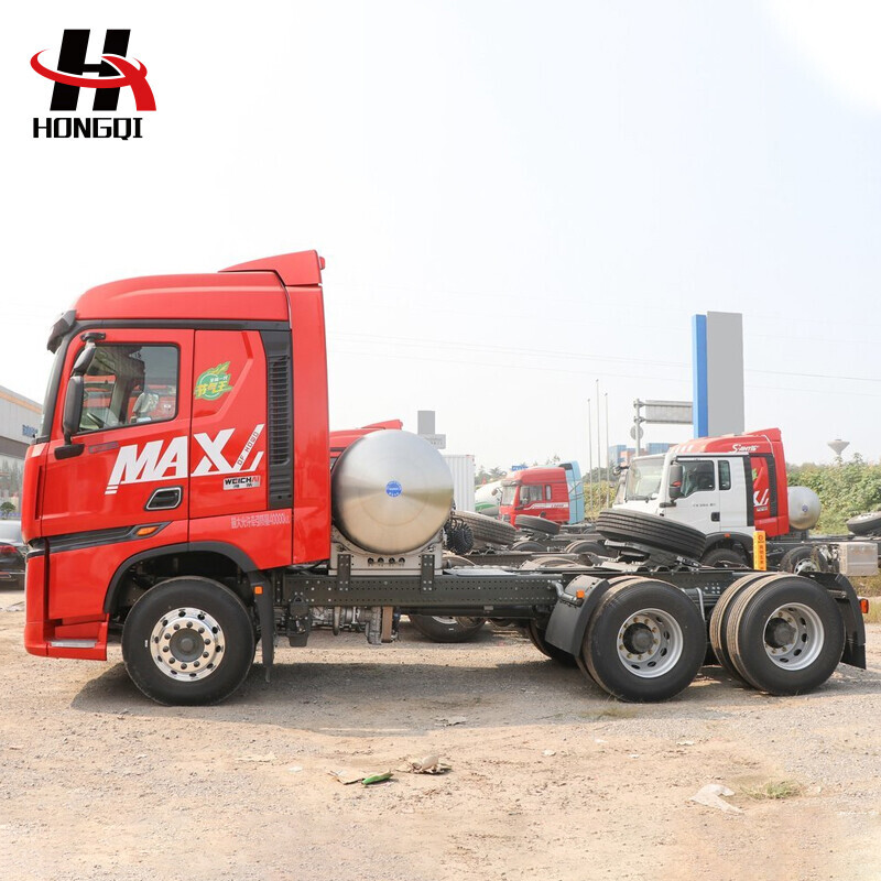 Sinotruk HOWO Max heavy truck 530 HP 4X2 LNG tractor