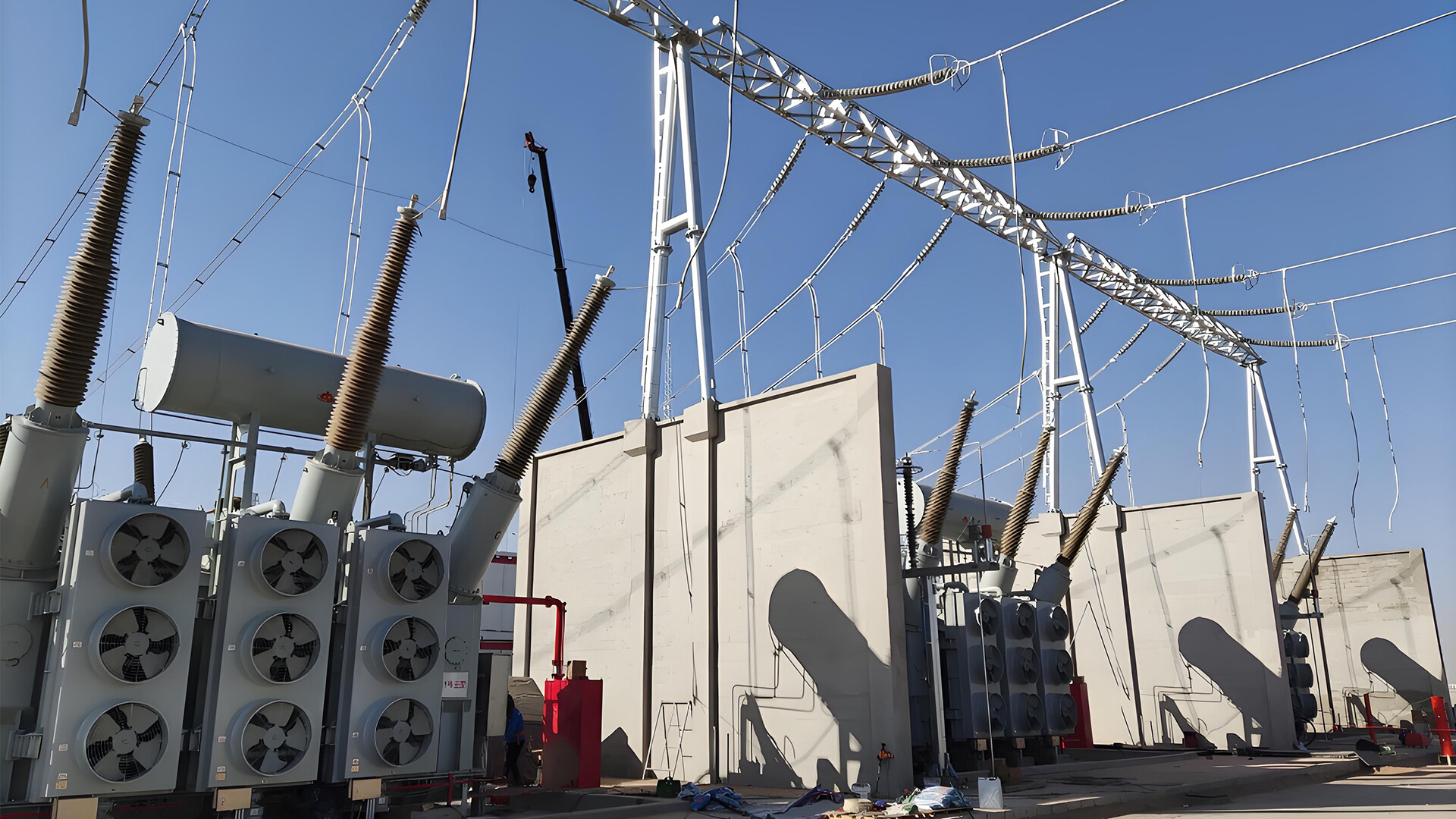 Le transformateur d'énergie nouvelle à haute capacité de 330 kV de Taikai réussit le test de court-circuit