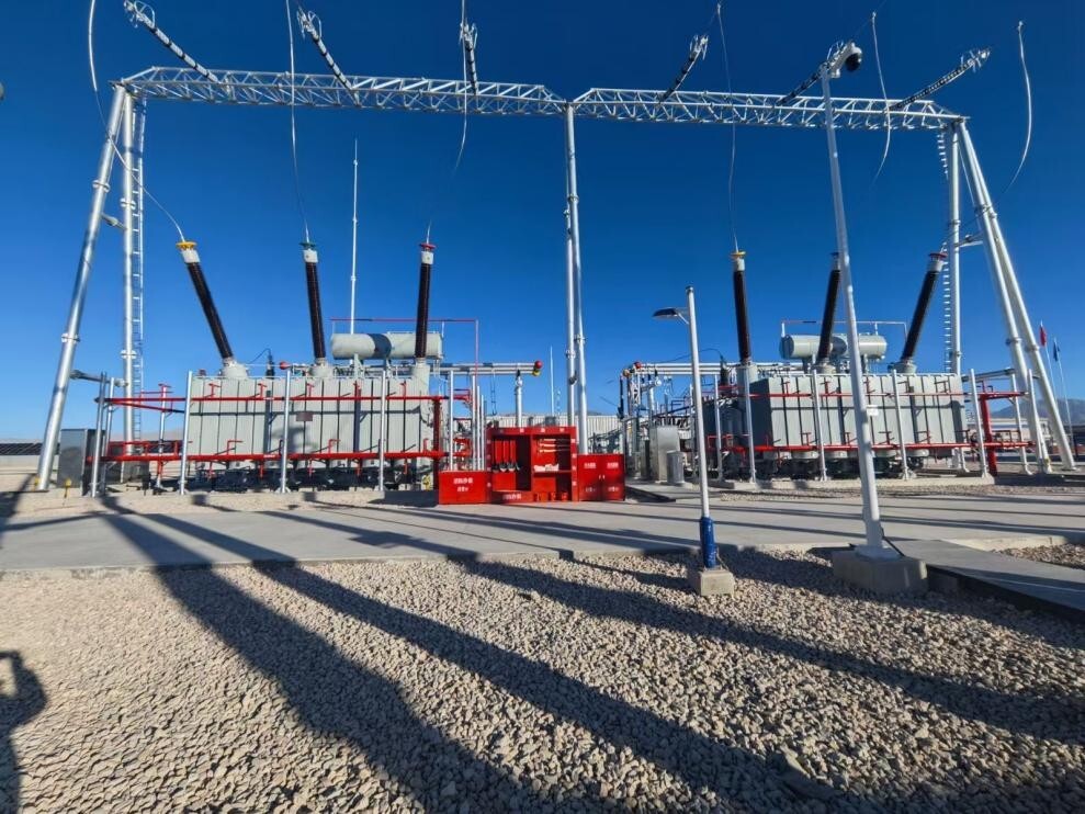330KV 360MVA Transformateur triphasé refroidi par ventilateur à trois enroulements avec changeur de prise en charge