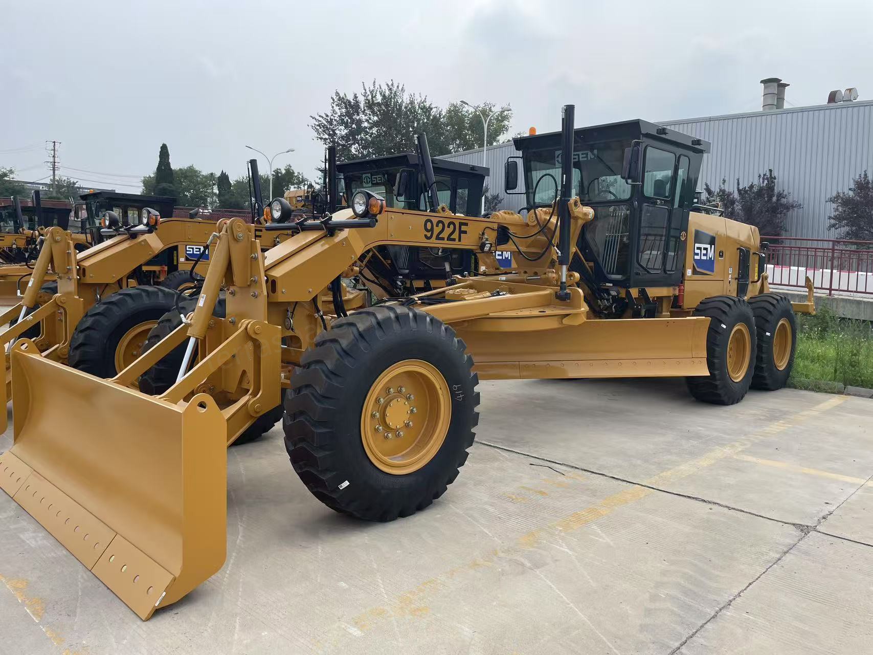 SEM 922F Motor Grader