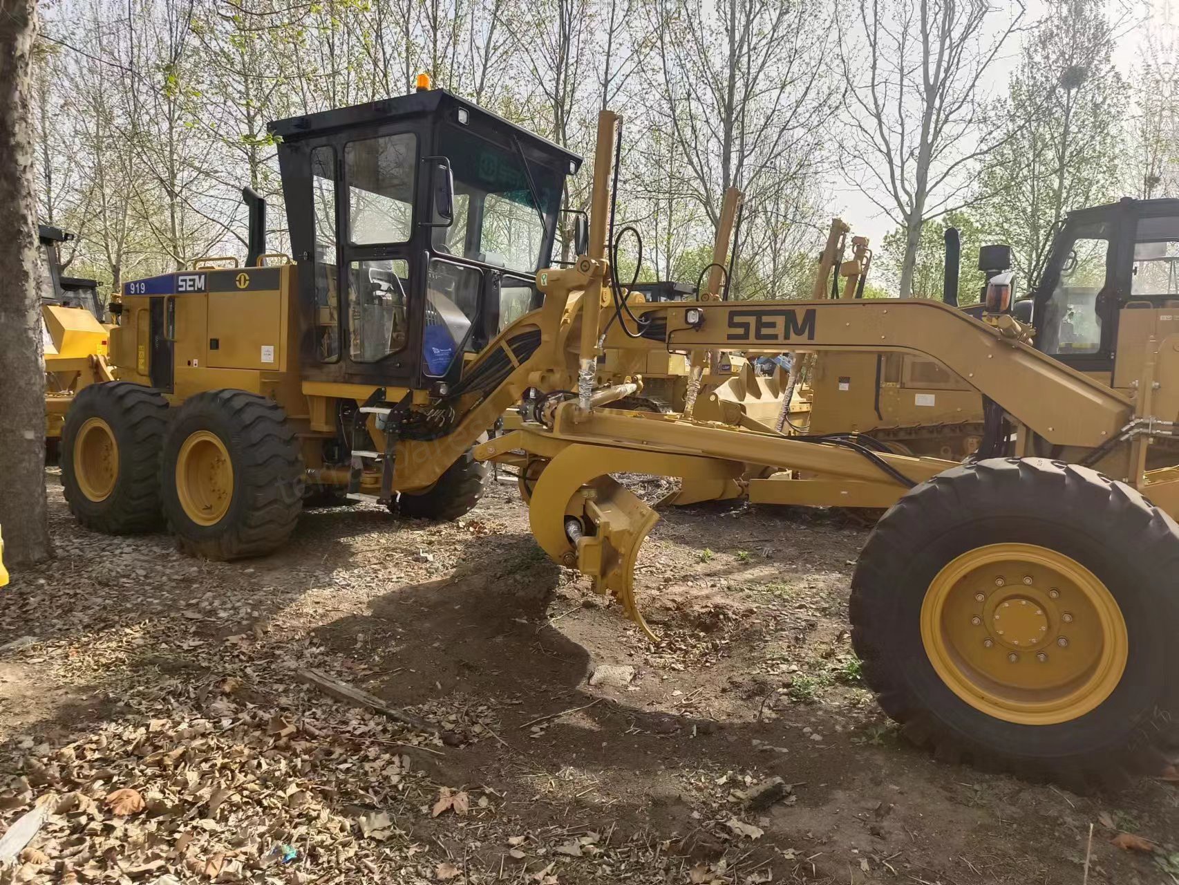 SEM 919 Motor Grader