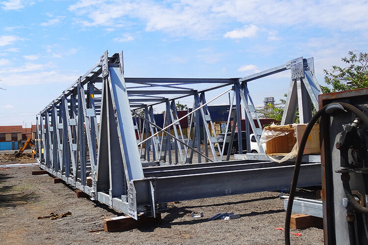 Railway steel structure bridge