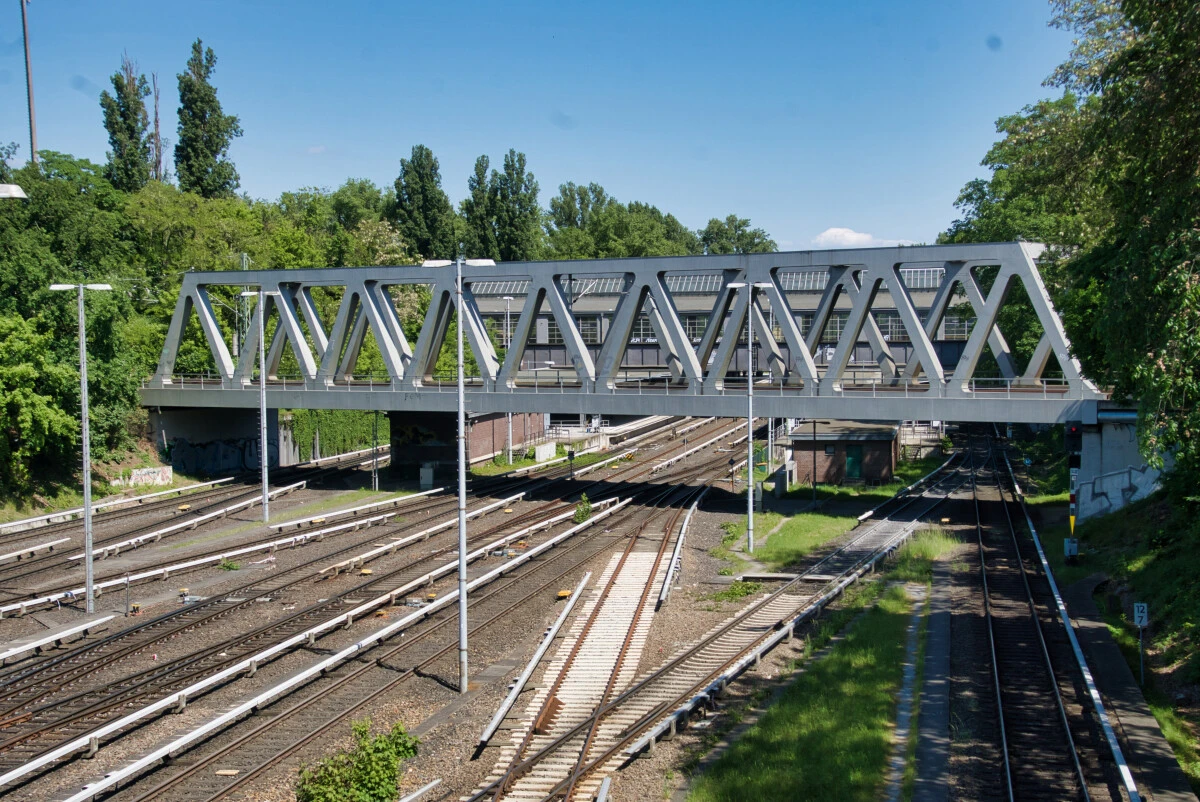 How many types of steel truss bridge and their differences?
