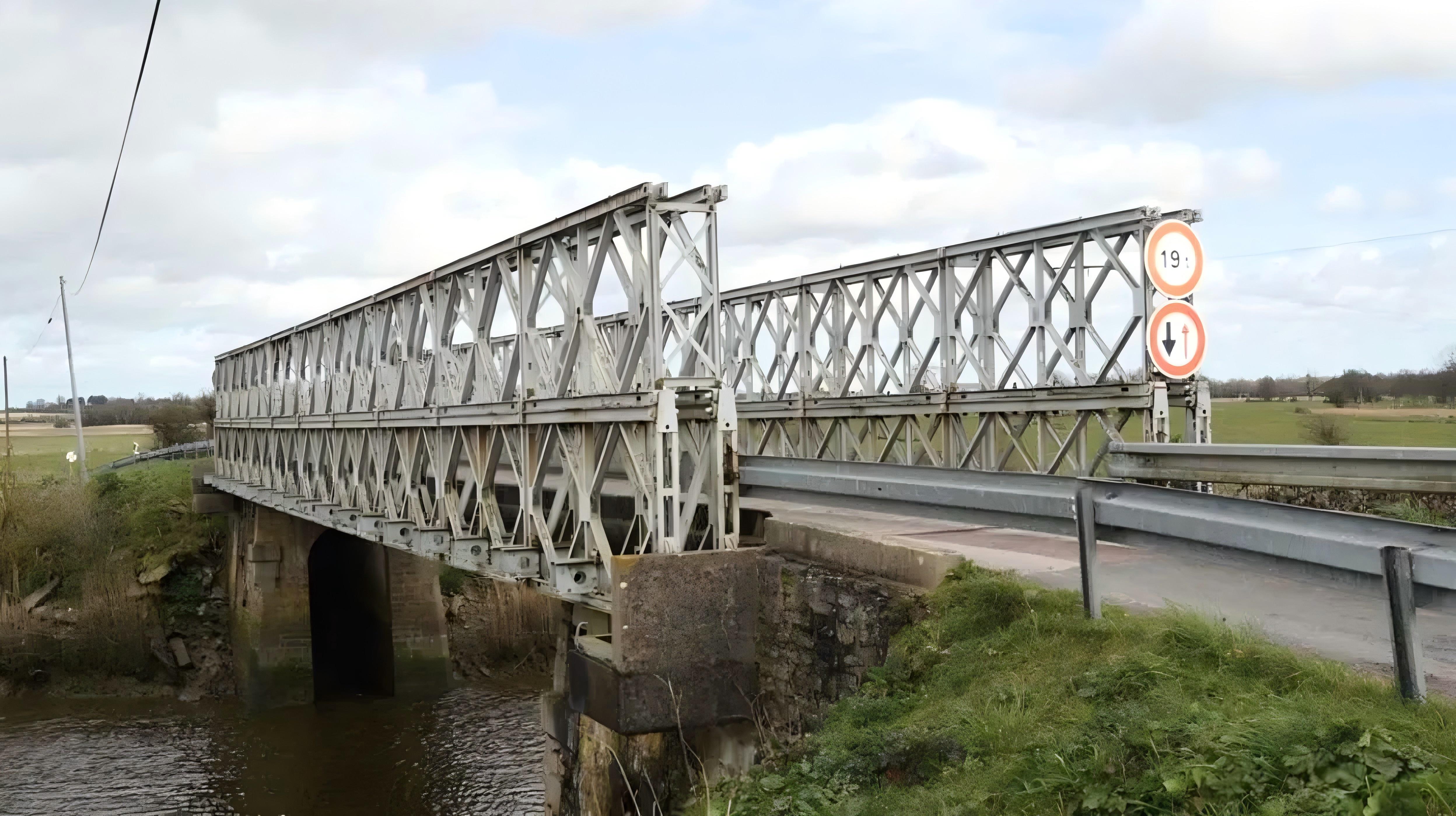 Modular Bailey Bridge for Temporary & Permanent Use - High Strength Steel, 200T Capacity, Easy Installation