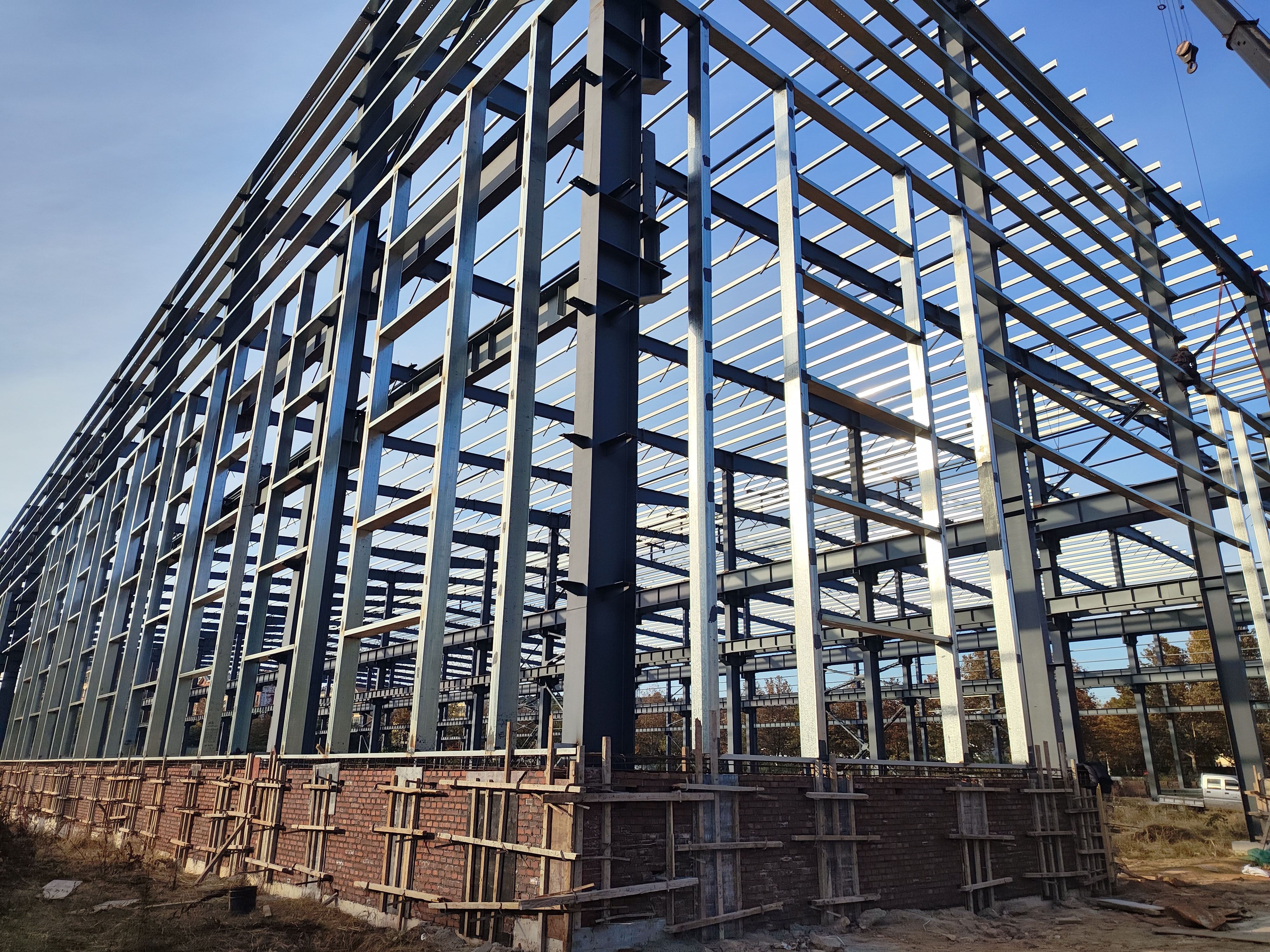 Standardized industrial plant buildings