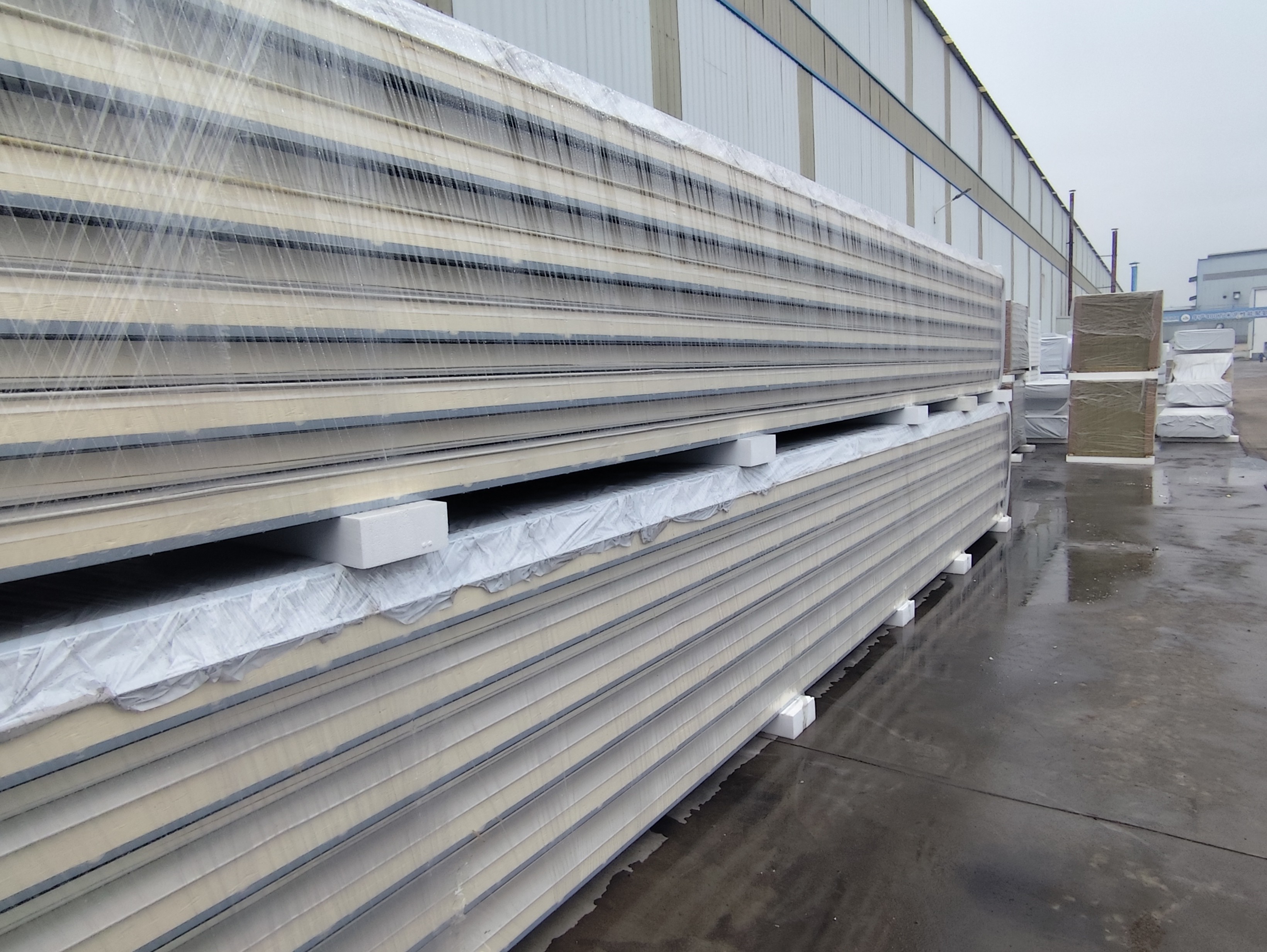 Roof panels / wall panels