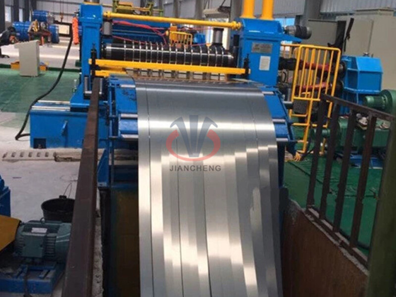 Steel coil slitting machine