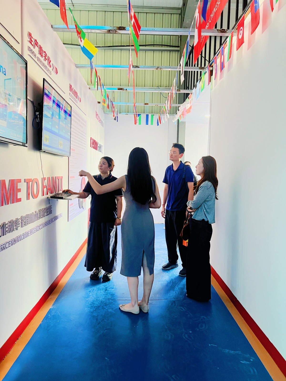 30(1) Docking with Southeast Asia | Malaysian customers visit factory to inspect equipment