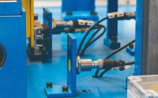 Characteristics and principles of high-precision touch sensors