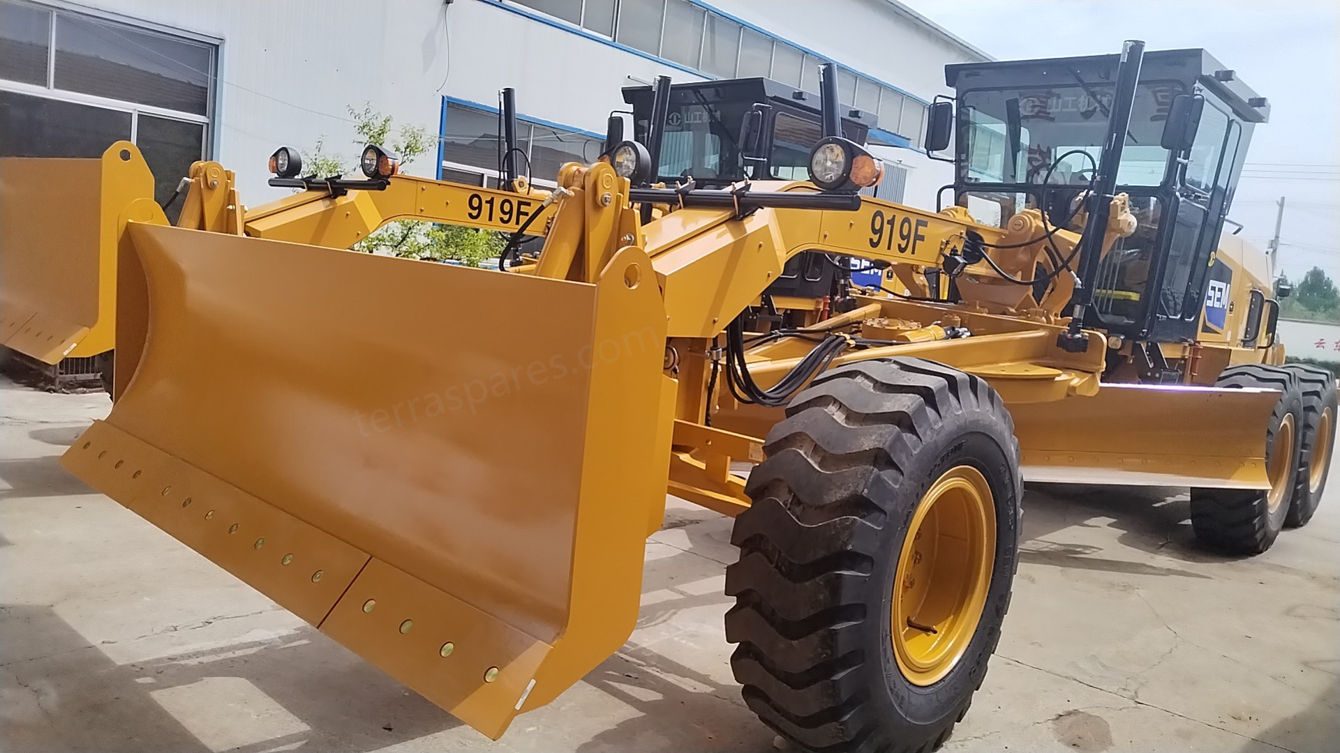Niveleuse SEM 919 AWD
