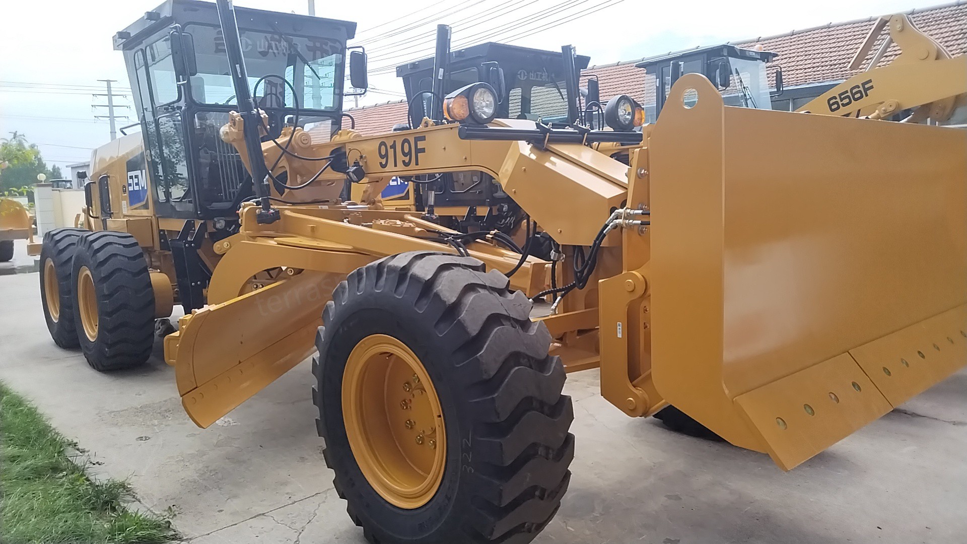 Niveleuse SEM 919 AWD